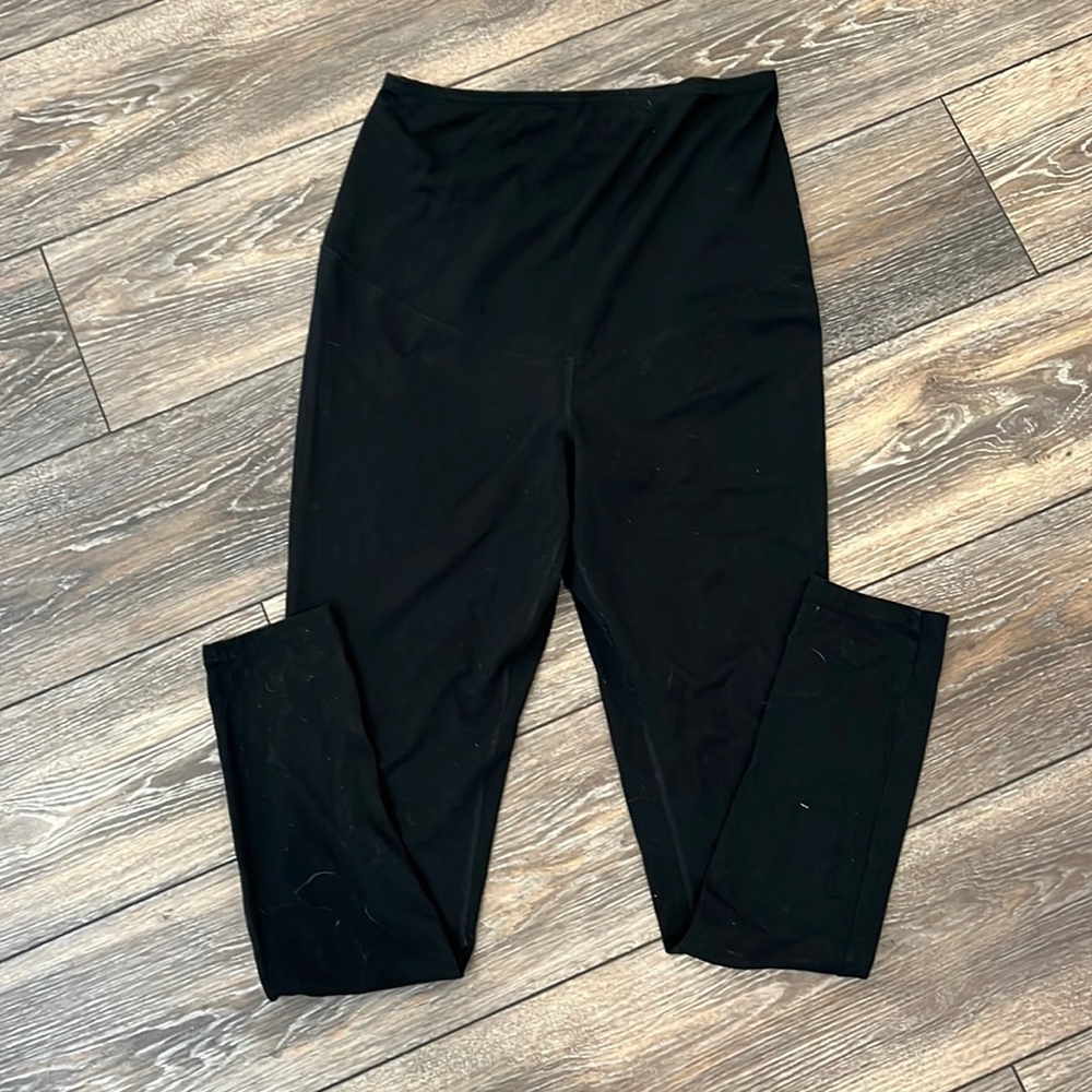 Maternity leggings size medium